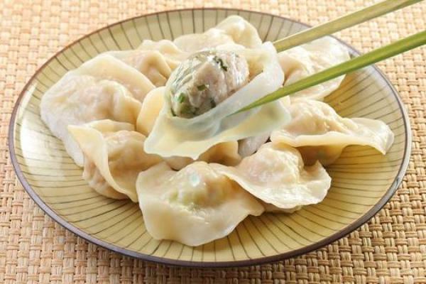 冬至吃什么传统食物-冬至美食盛宴：传统食物带来的温暖