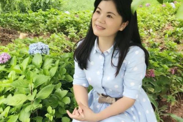 李佳甯：智慧与美好并存，命运多舛的璀璨之星