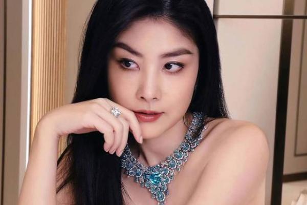 陈慧琳命理揭秘：天后运势如何，揭秘她的成功秘诀！