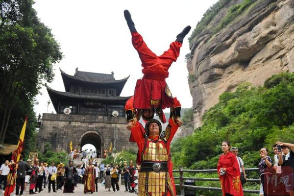 探寻巴蜀文化的独特魅力与传统传承 探寻巴蜀文化的独特魅力与传统传承