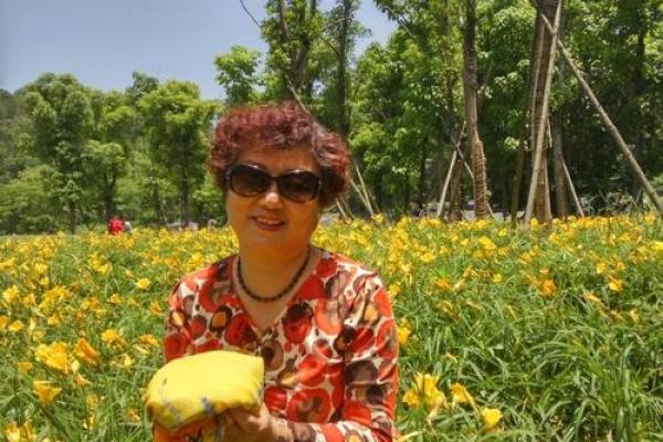 杨雨雪:雨润心田,冰雪聪明,美好人生前景无限 杨雨雪:雨润心田,冰雪聪明,美好人生前景无限